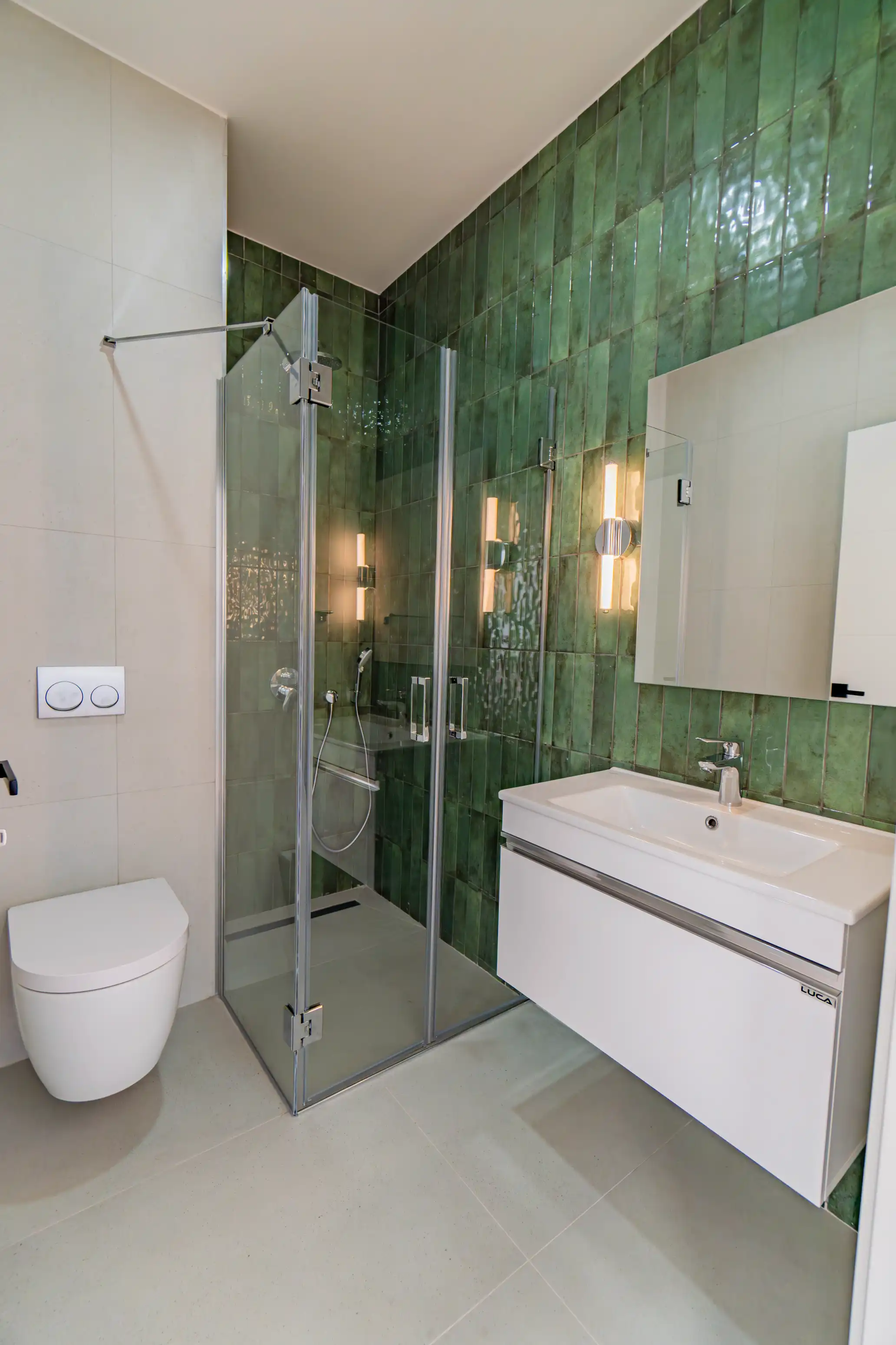 Modernes Badezimmer in einem Aqualina Apartment